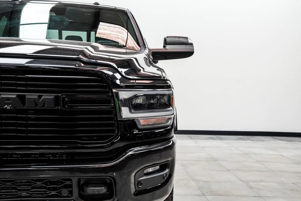 Used 2019 RAM 3500 Laramie w/ Black Appearance Package AWD/4WD image 4