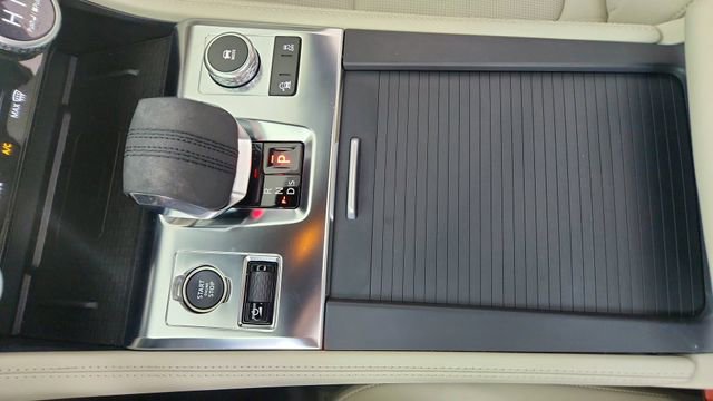 Used 2025 Jaguar F-PACE R-Dynamic S image 47