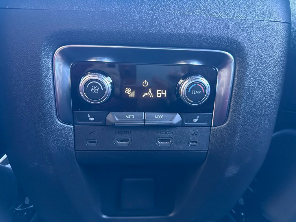 New 2026 GMC Yukon AT4 w/ AT4 Premium Plus Package AWD/4WD image 38