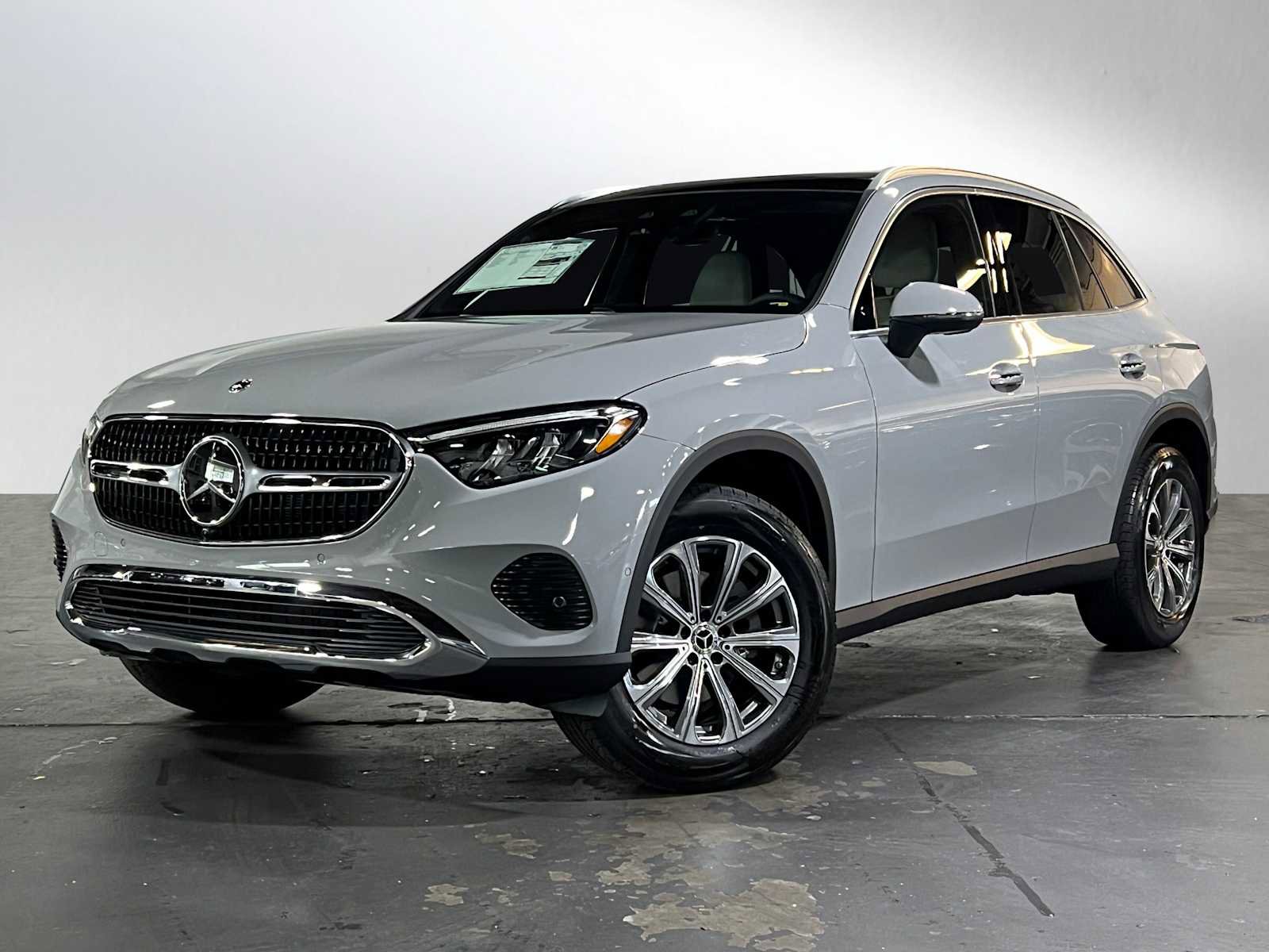 New 2025 Mercedes-Benz GLC 300 4MATIC image 3