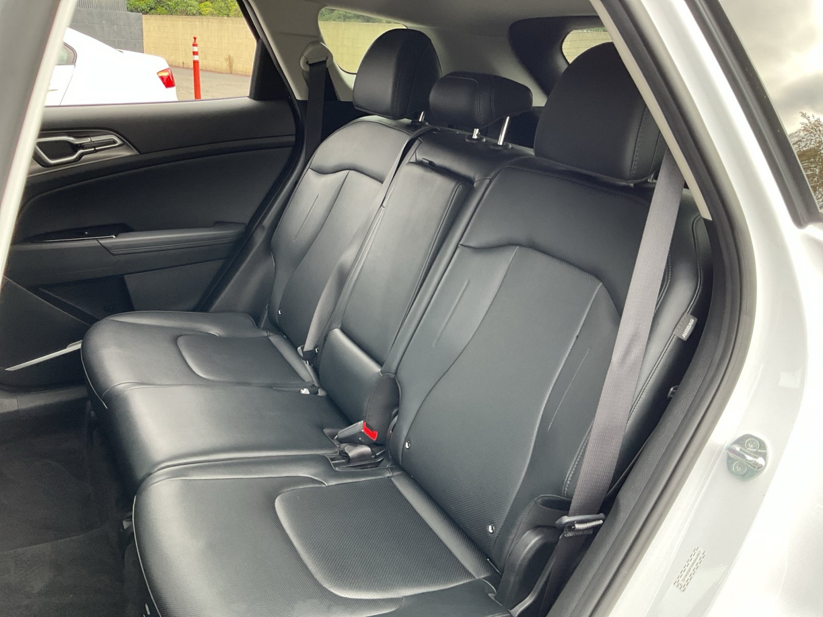 Used 2025 Kia Sportage EX FWD image 19