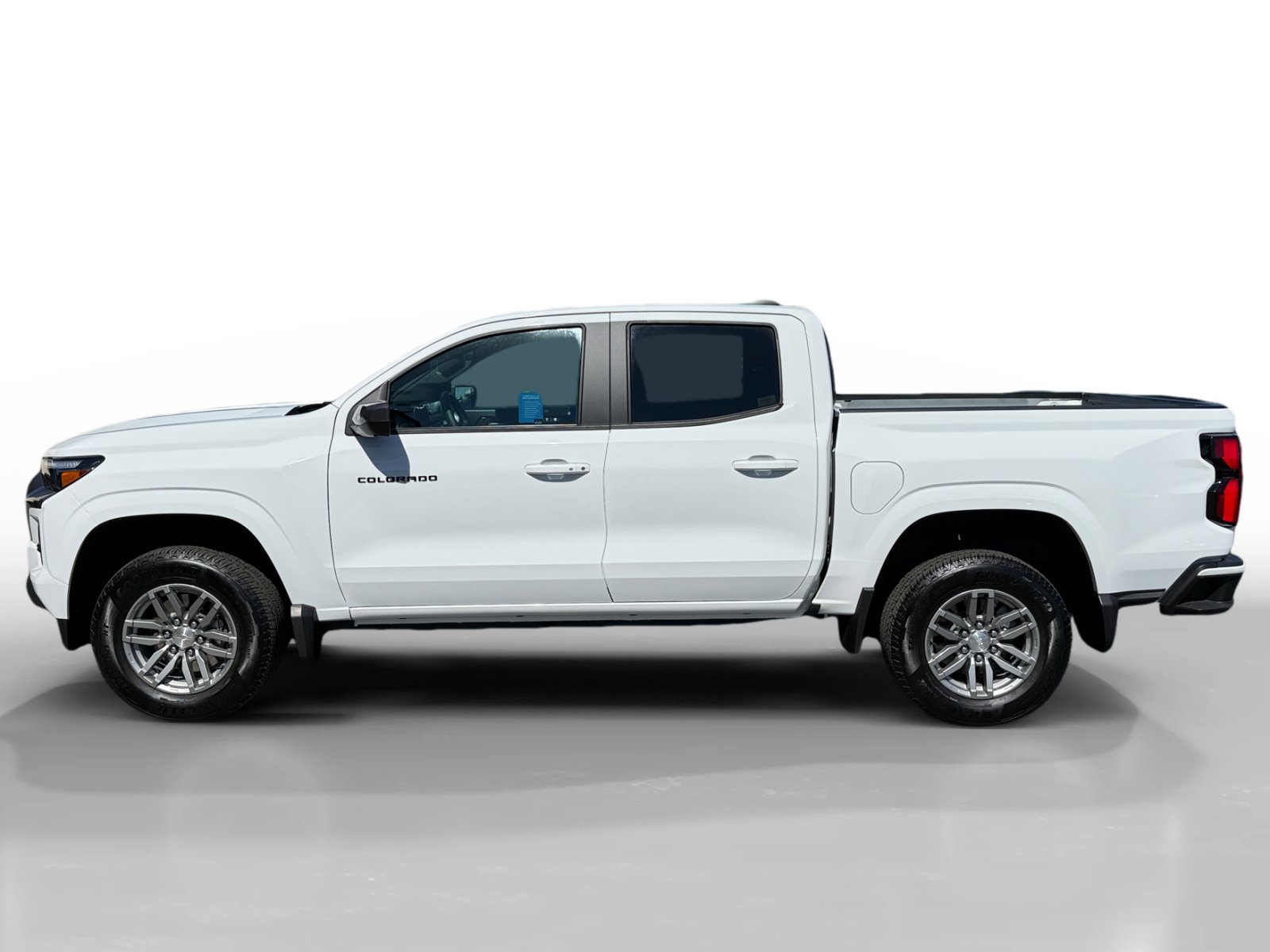 Used 2024 Chevrolet Colorado LT w/ LT Convenience Package III RWD image 2