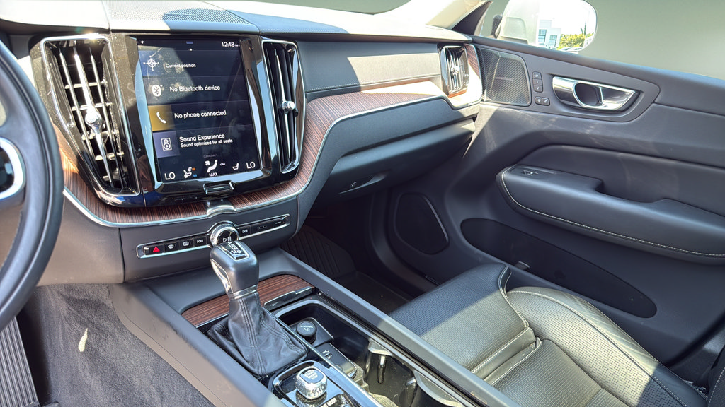 Used 2019 Volvo XC60 T5 Inscription w/ Protection Package AWD/4WD image 28