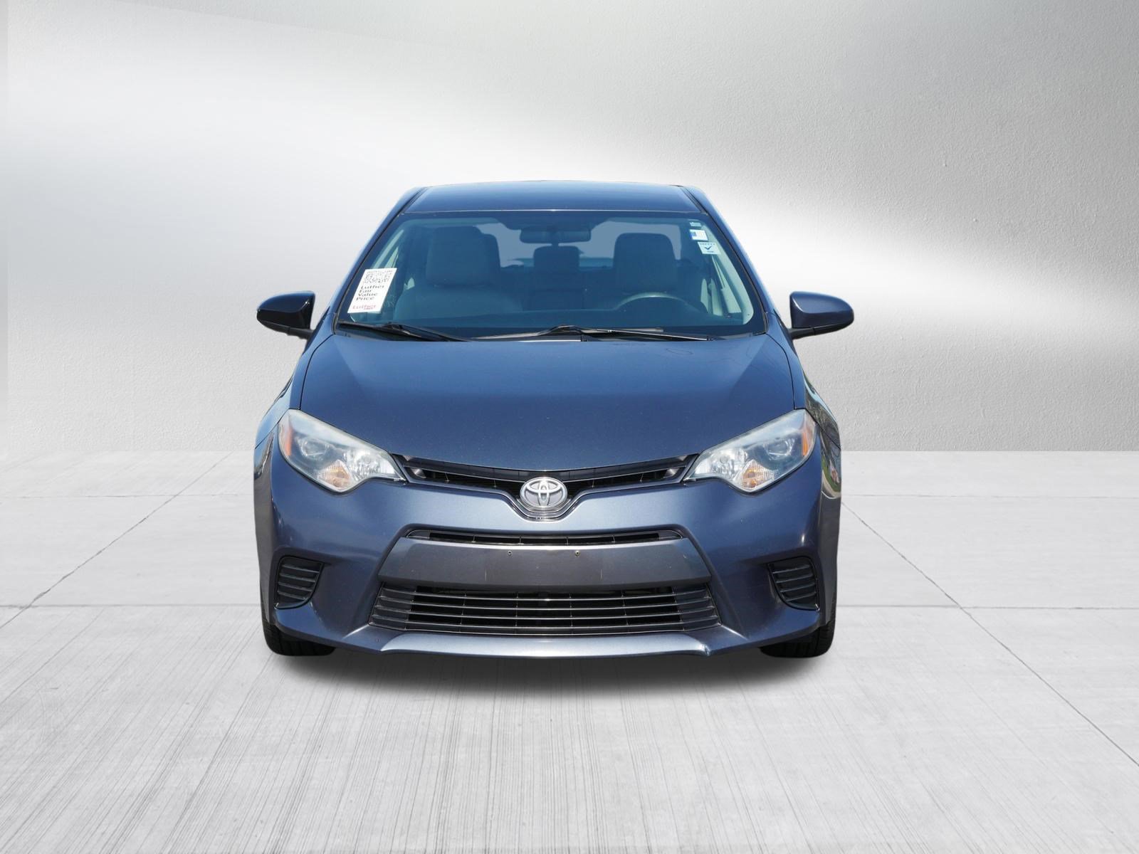 Used 2015 Toyota Corolla LE FWD image 2