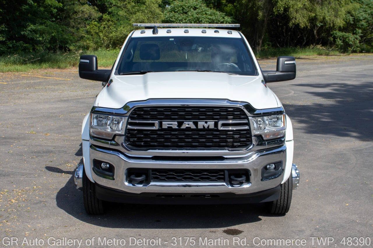 Used 2024 RAM 5500 SLT w/ Quick Order Package 2YG SLT AWD/4WD image 9
