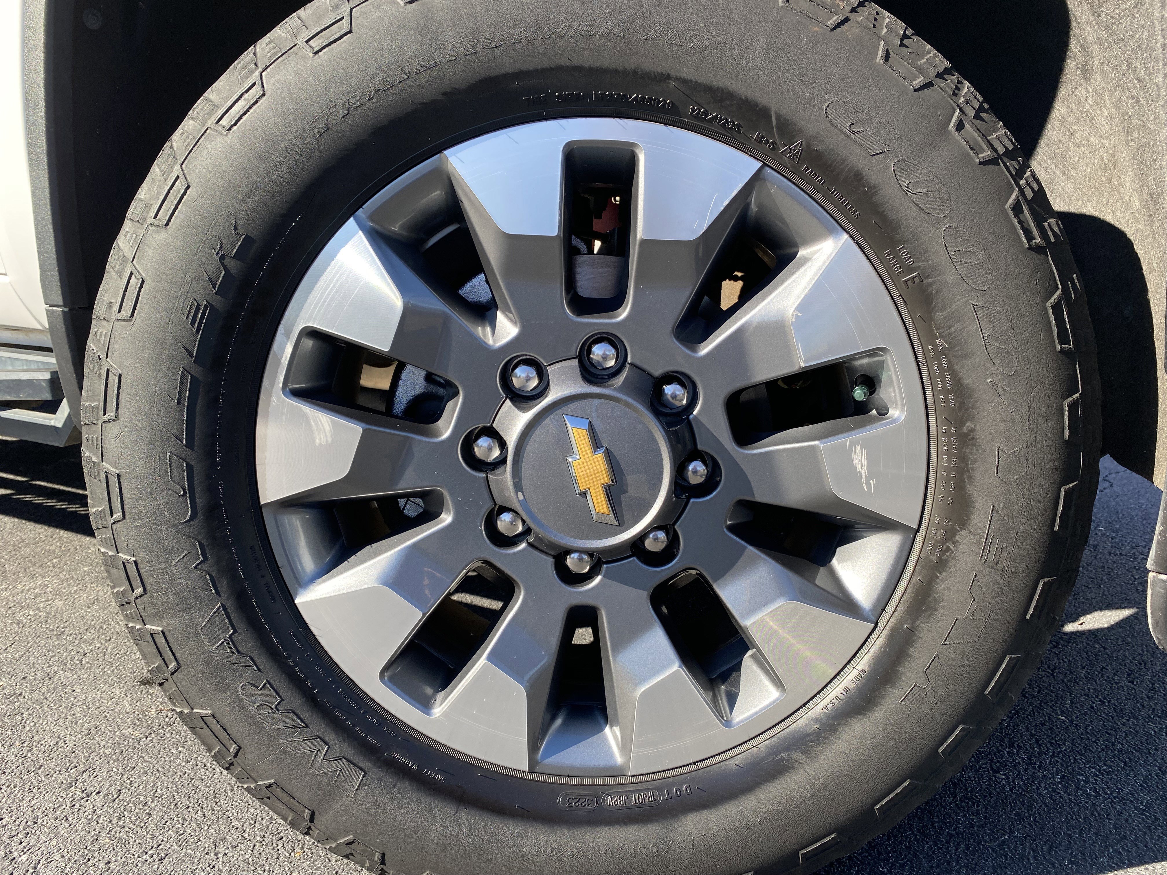 Used 2024 Chevrolet Silverado 2500 Custom w/ Custom Value Package image 40