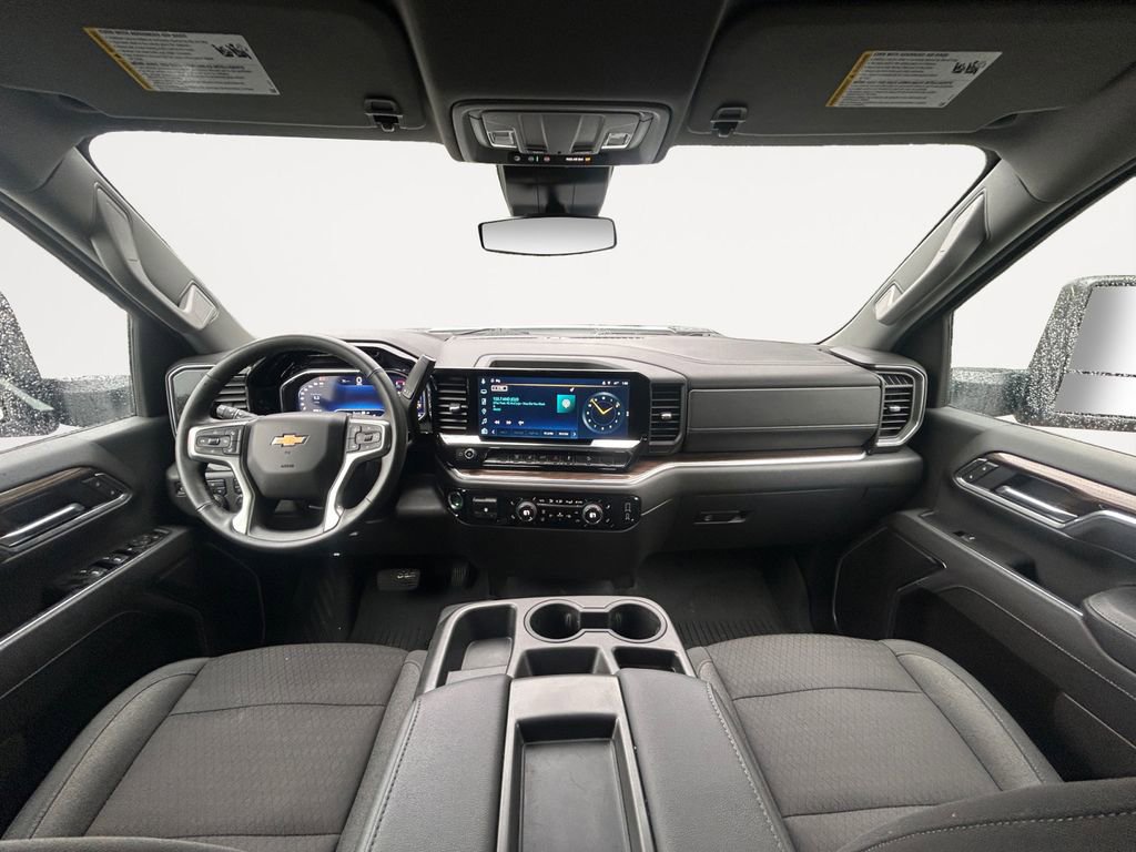 Used 2025 Chevrolet Silverado 3500 LT image 13