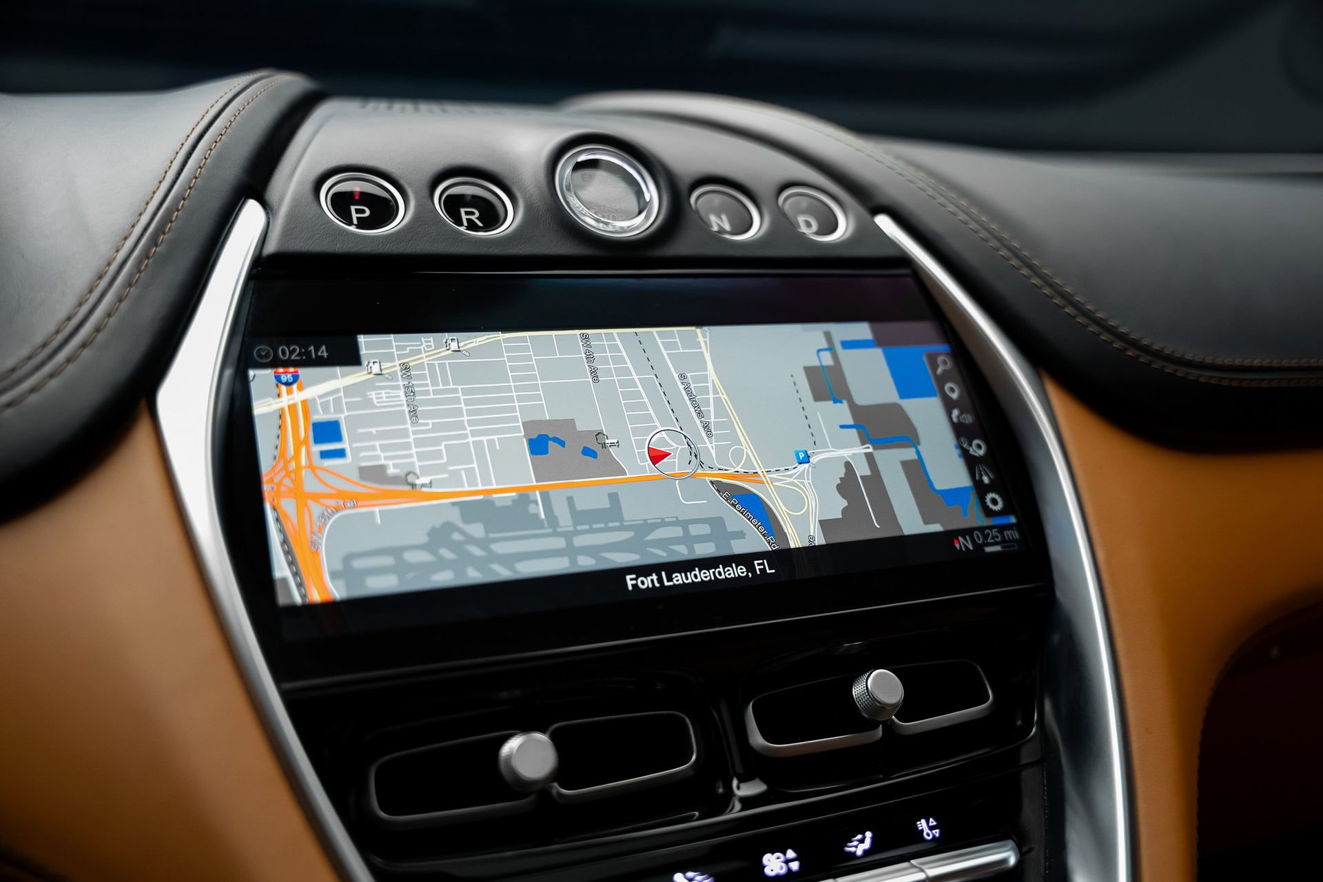 Used 2023 Aston Martin DBX AWD/4WD image 47