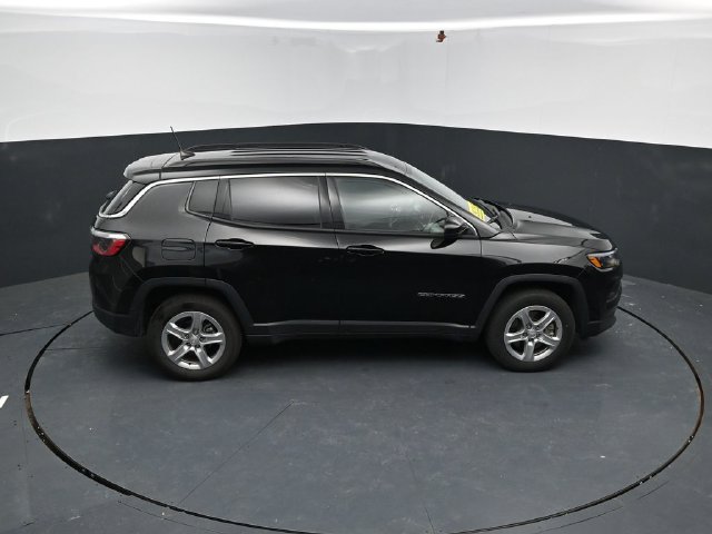 Used 2024 Jeep Compass Latitude AWD/4WD image 45