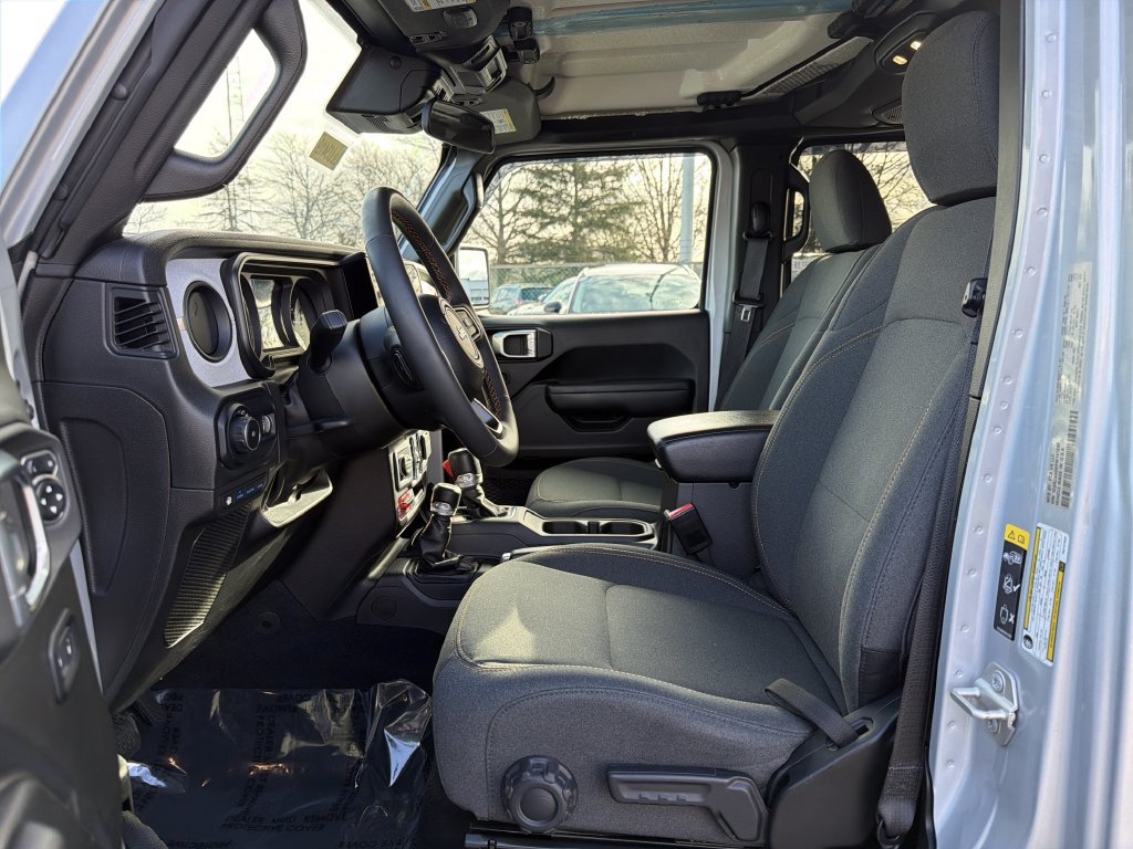 Used 2024 Jeep Wrangler Unlimited AWD/4WD image 14