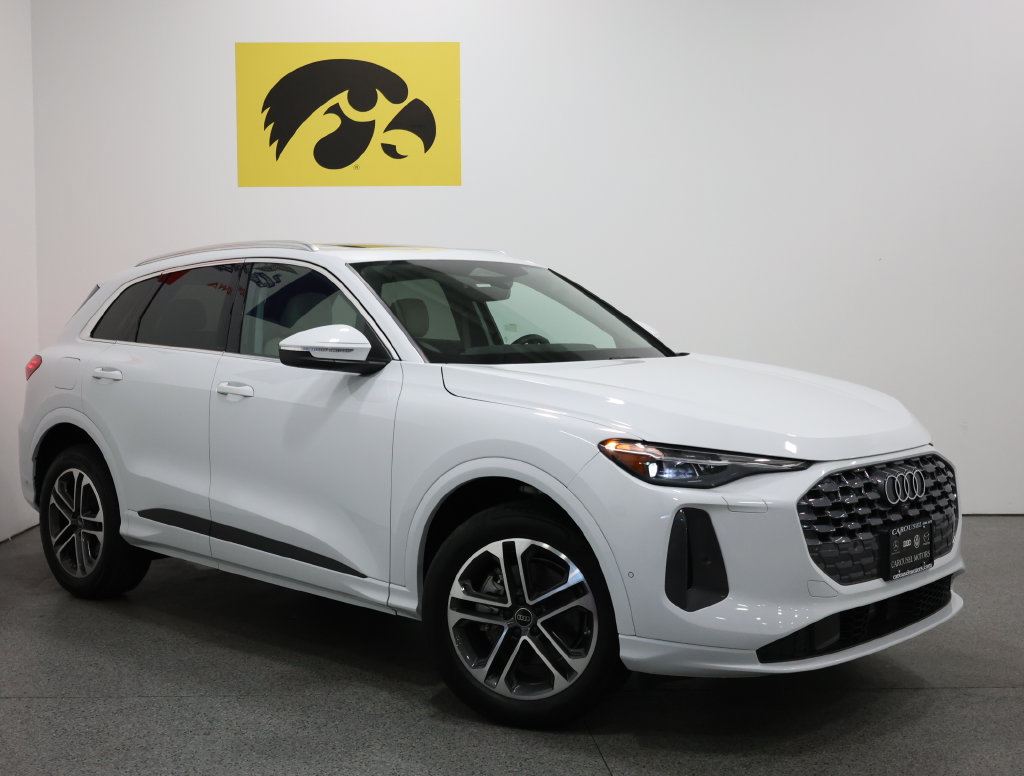 Used 2025 Audi Q5 Premium Plus w/ Premium Plus AWD/4WD image 2
