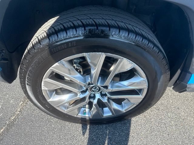 Used 2019 Toyota RAV4 XLE Premium w/ Advanced Technology Package FWD image 11