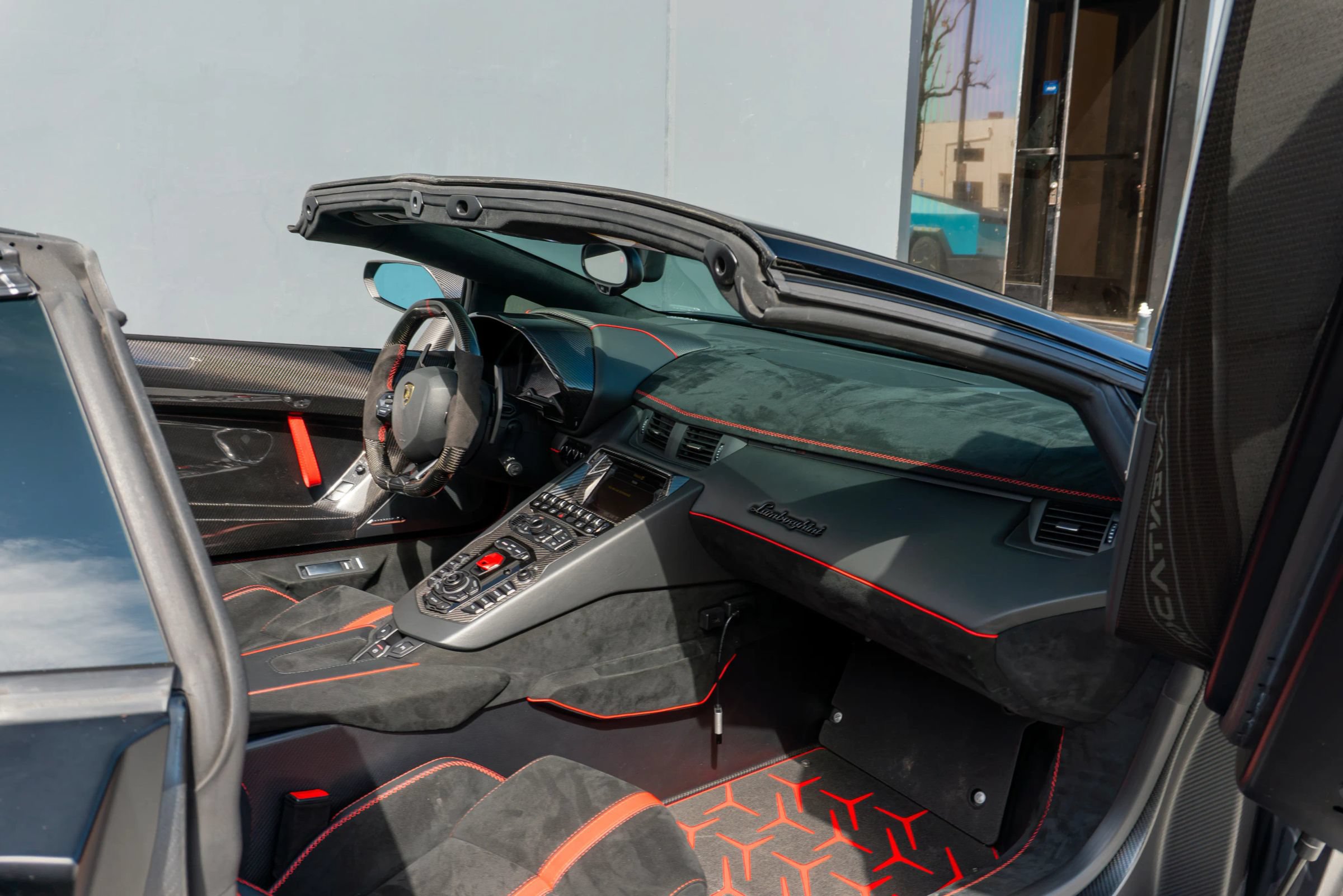Used 2020 Lamborghini Aventador SVJ AWD/4WD image 65