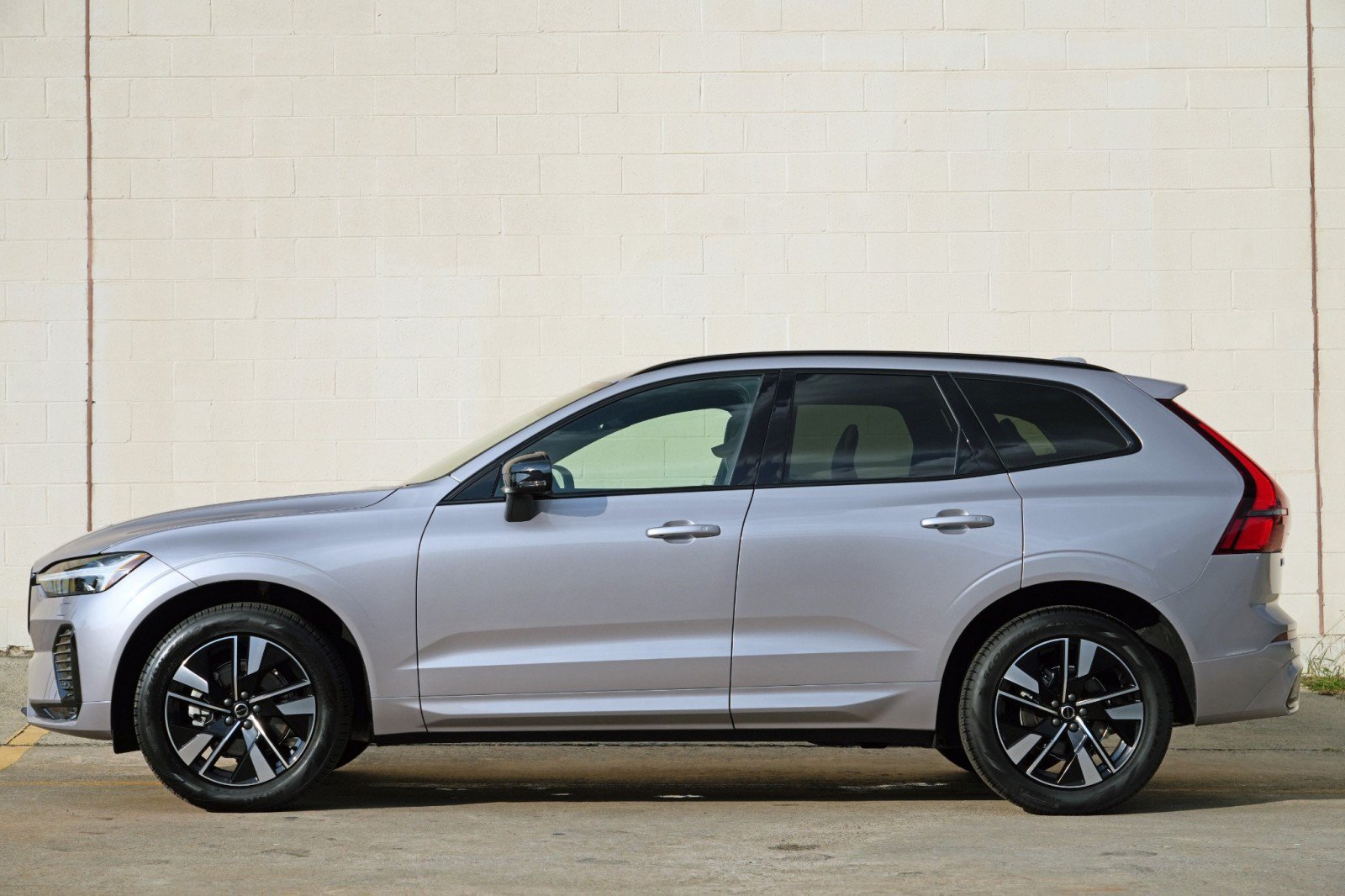 Used 2026 Volvo XC60 B5 Core w/ Climate Package AWD/4WD image 9