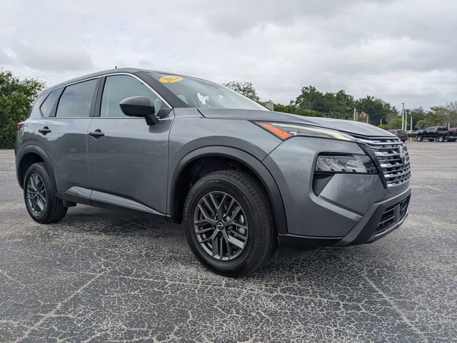 Used 2024 Nissan Rogue S image 2