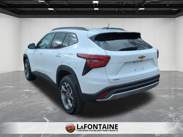 Used 2025 Chevrolet Trax LT FWD image 6