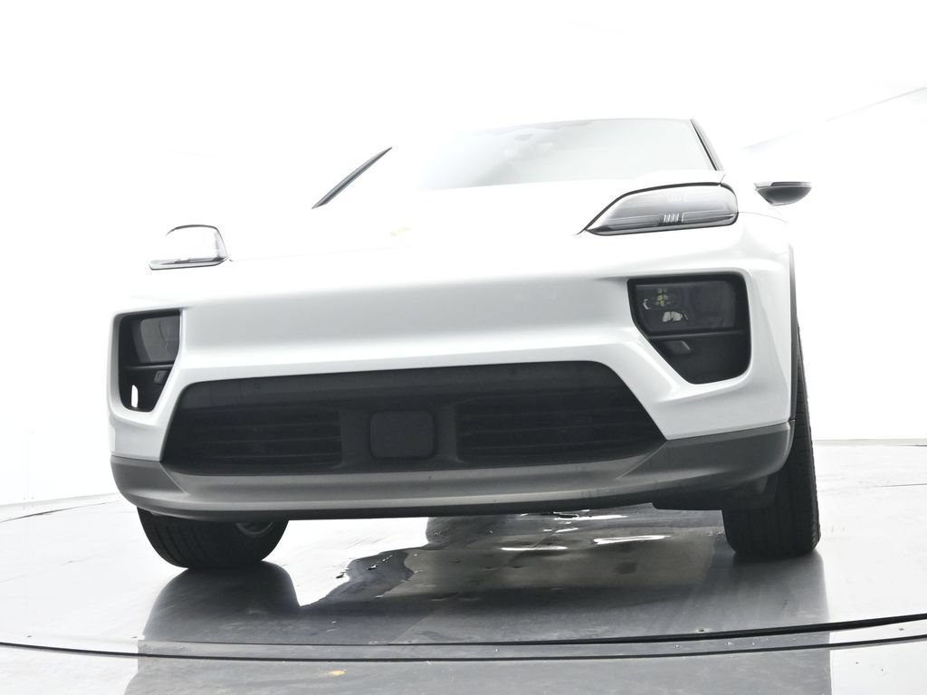 Certified 2025 Porsche Macan Electric RWD image 56