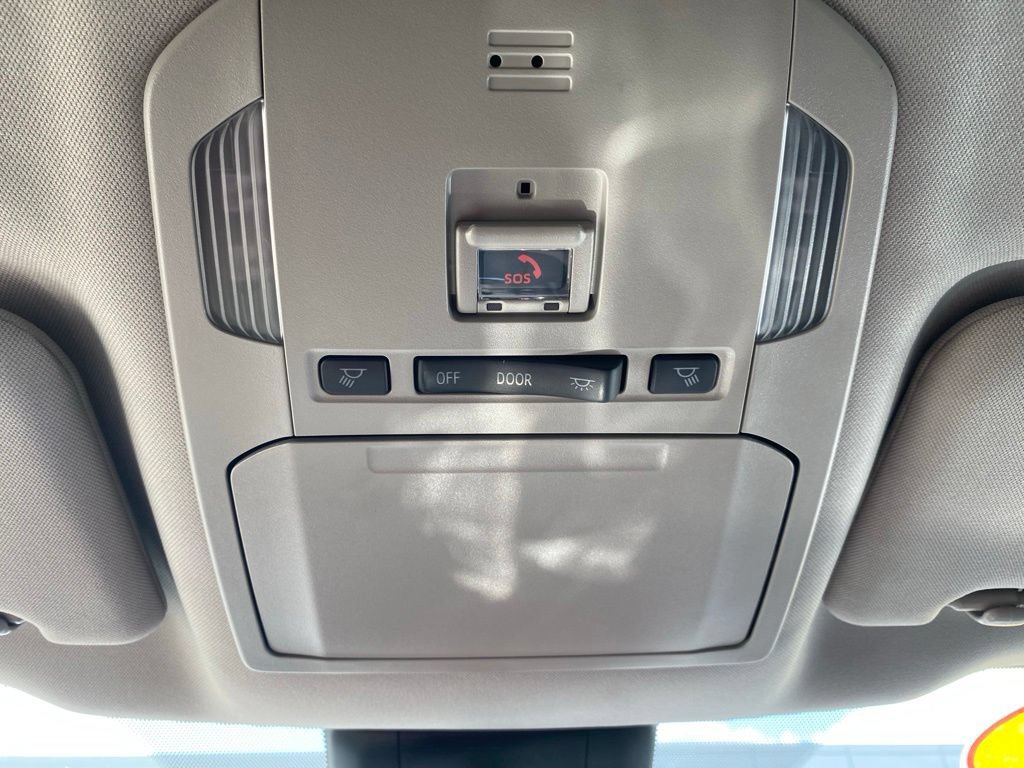 Used 2023 Toyota Highlander L FWD image 25