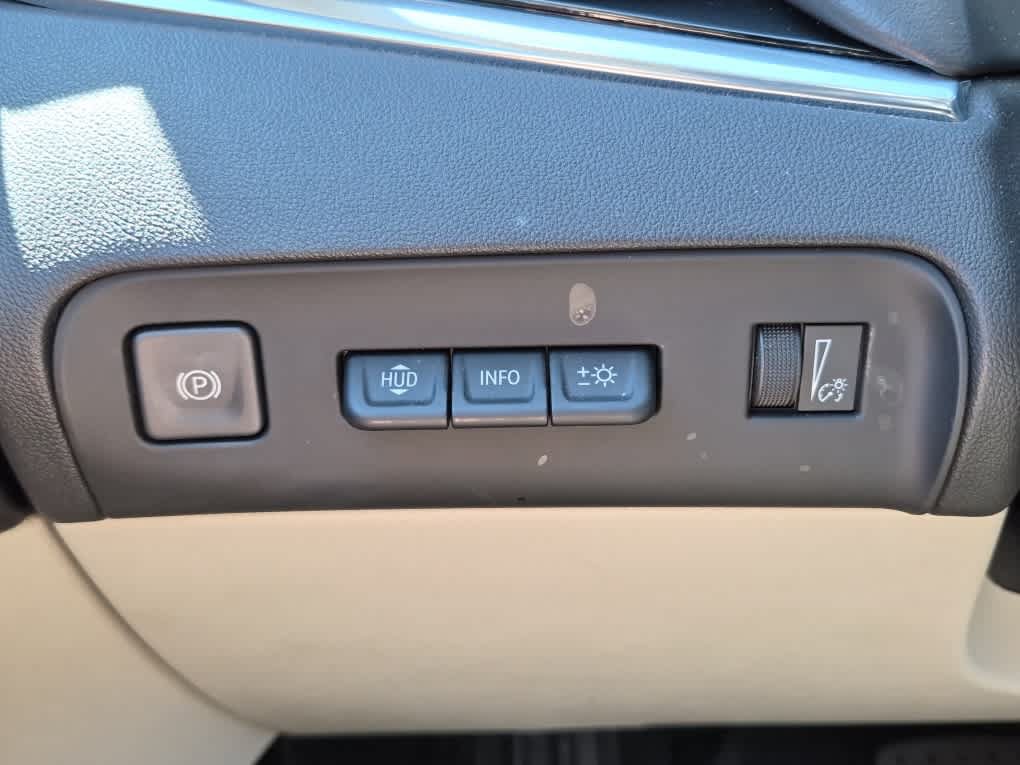 Used 2023 Buick Enclave Avenir w/ Avenir Technology Package AWD/4WD image 22