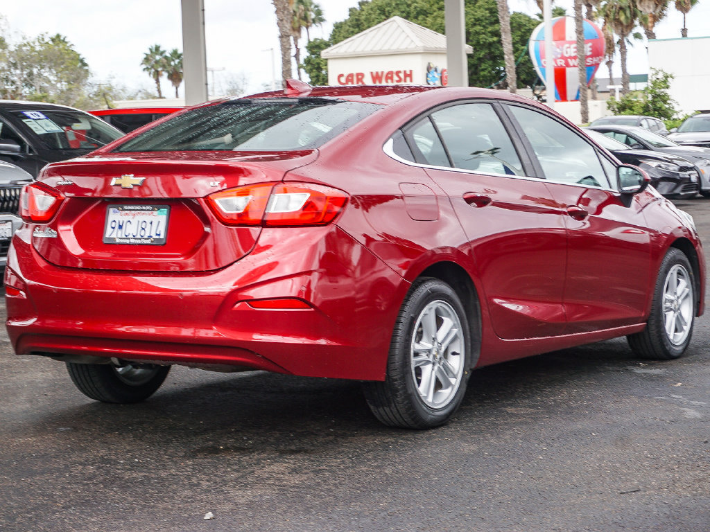 Used 2018 Chevrolet Cruze LT w/ Convenience Package FWD image 7