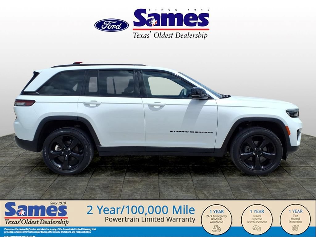 Used 2023 Jeep Grand Cherokee Altitude AWD/4WD image 2