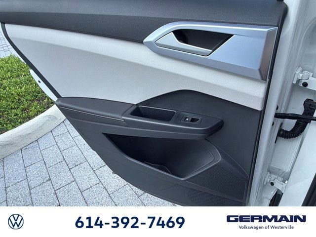 New 2026 Volkswagen Taos SE image 20