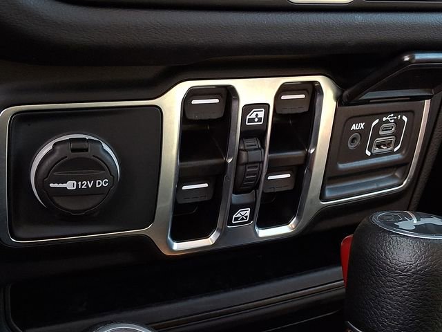 Used 2025 Jeep Wrangler Unlimited Sahara w/ Safety Group image 24