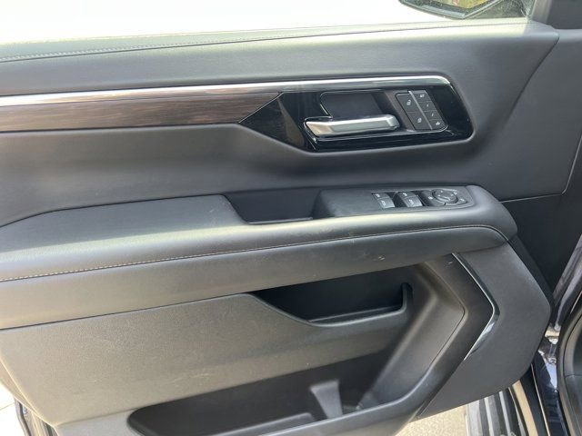 Used 2025 Chevrolet Tahoe LT image 11