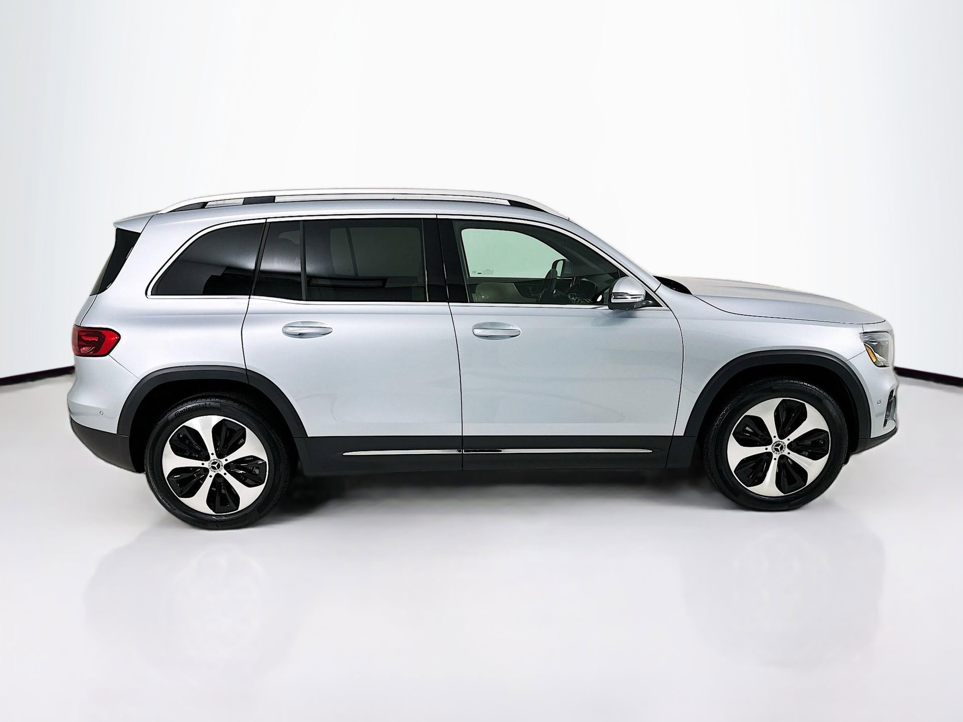 New 2026 Mercedes-Benz GLB 250 image 9