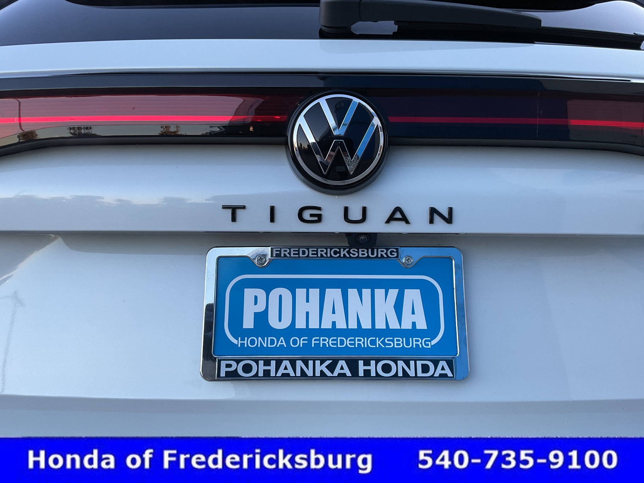 Used 2025 Volkswagen Tiguan SE R-Line AWD/4WD image 14