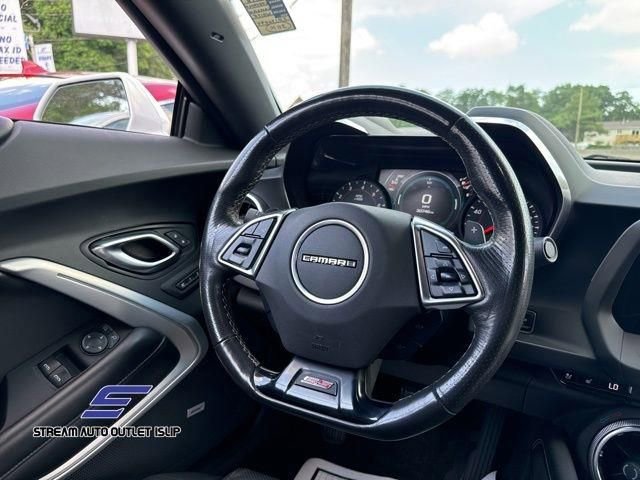 Used 2018 Chevrolet Camaro SS RWD image 21