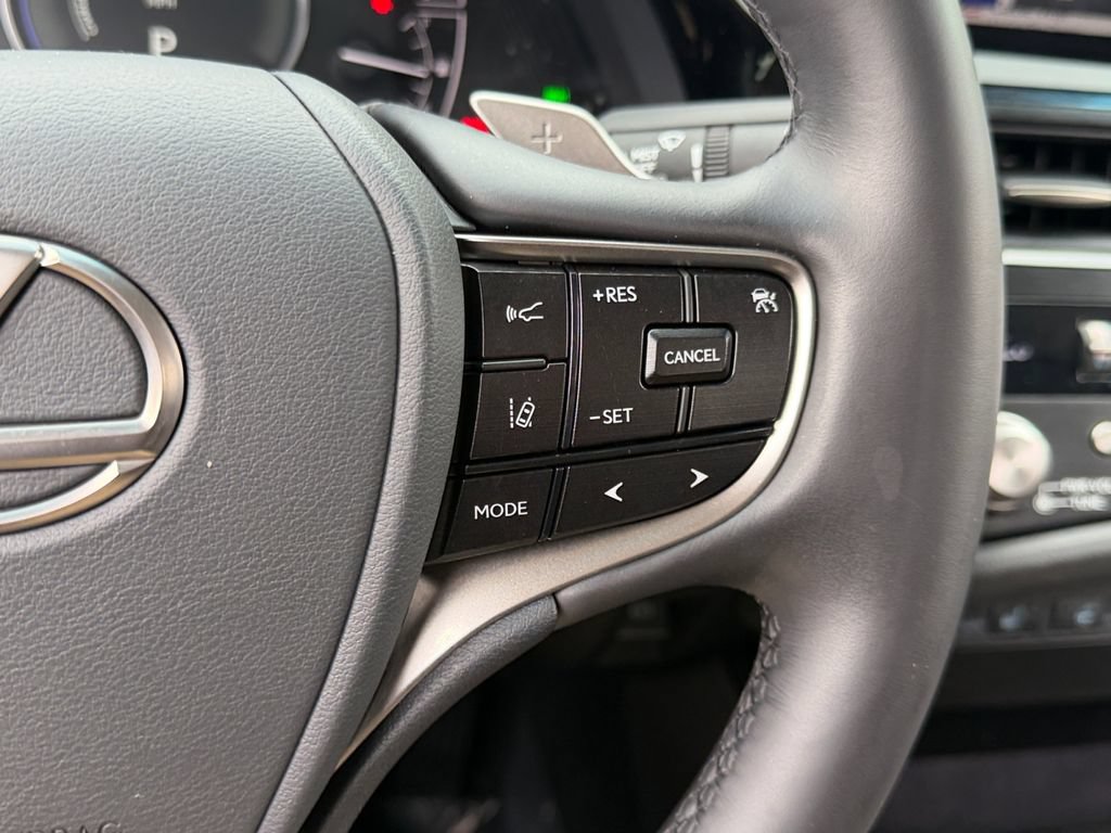 Certified 2025 Lexus ES 300h w/ Premium Package FWD image 18