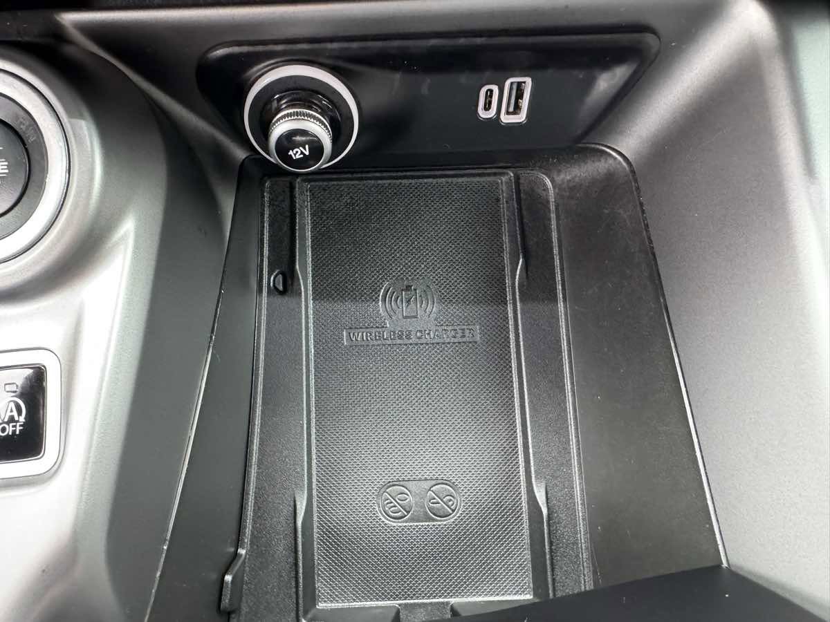 Used 2024 Dodge Hornet GT w/ GT Blacktop Package image 17