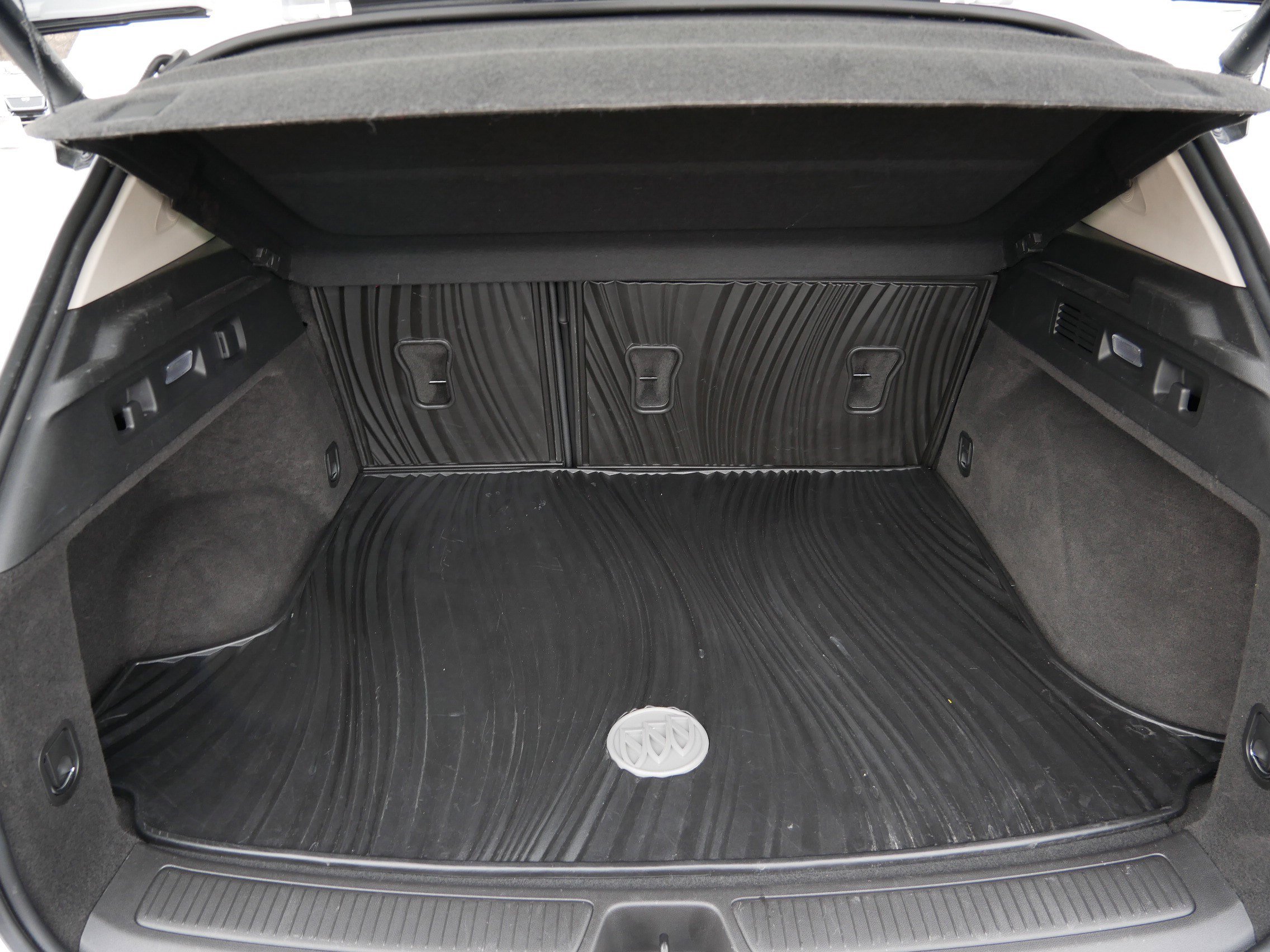 Used 2023 Buick Envision Essence w/ Sport Touring Package image 18