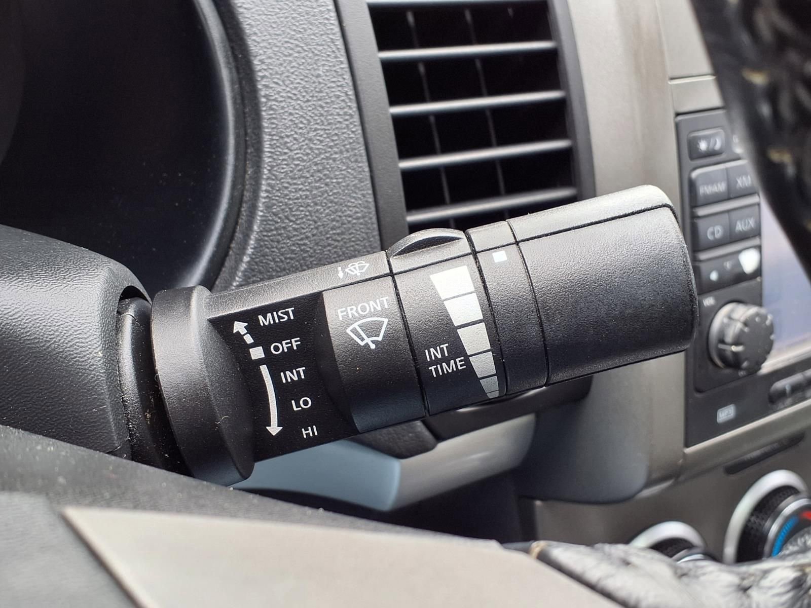 Used 2012 Nissan Sentra 2.0 SR w/ Special Edition Pkg FWD image 21