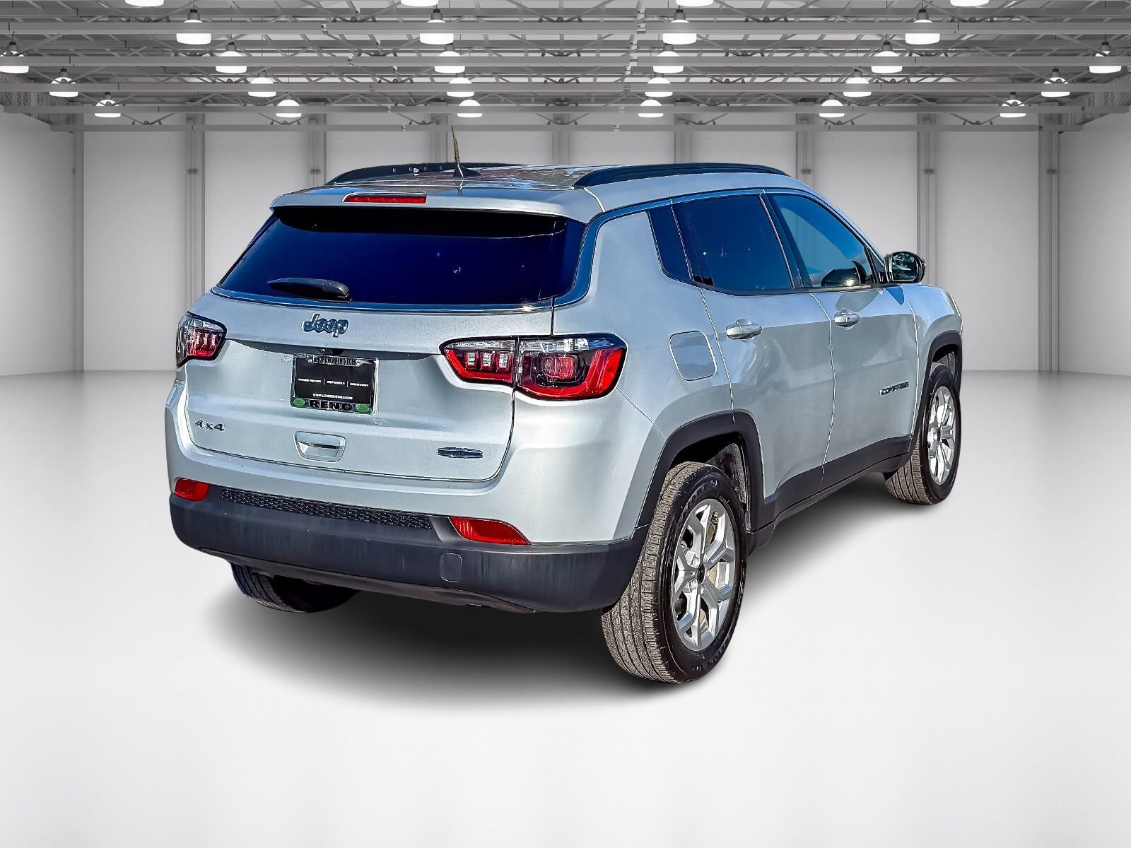 Used 2025 Jeep Compass Latitude image 5