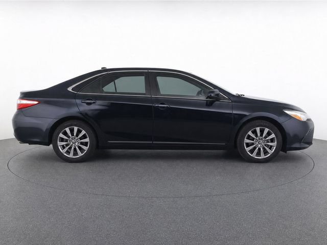 Used 2017 Toyota Camry XLE FWD image 2