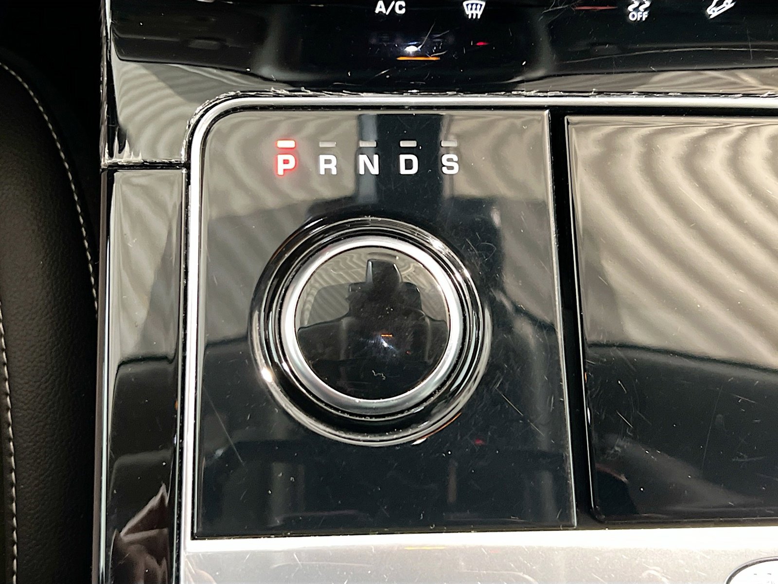 Used 2020 Land Rover Range Rover Velar S AWD/4WD image 13
