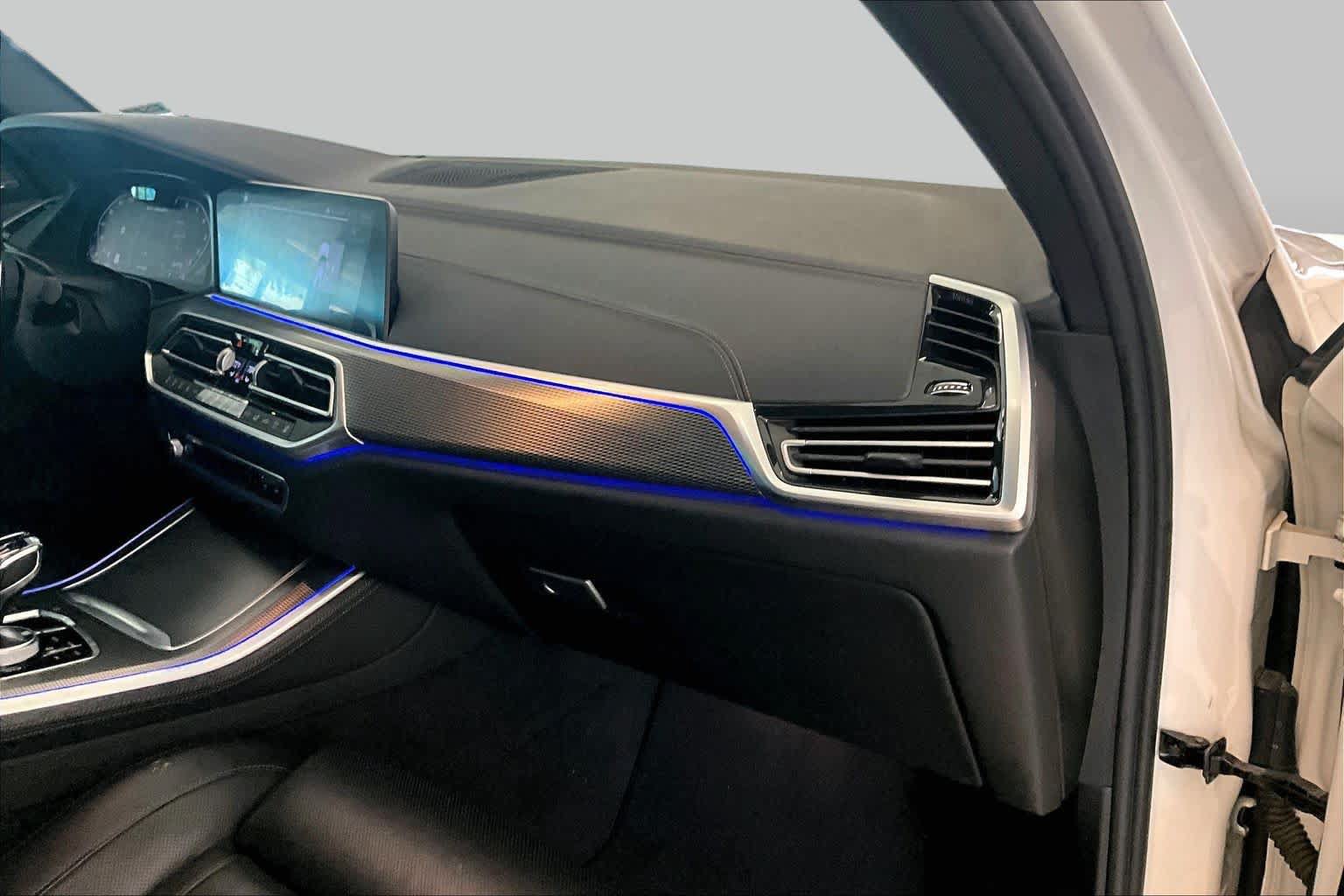 Used 2020 BMW X5 M50i AWD/4WD image 16