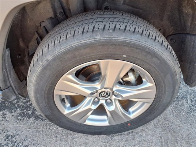 Used 2024 Toyota RAV4 XLE image 28