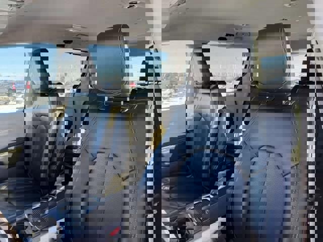 Used 2023 Chrysler Pacifica Touring-L image 12