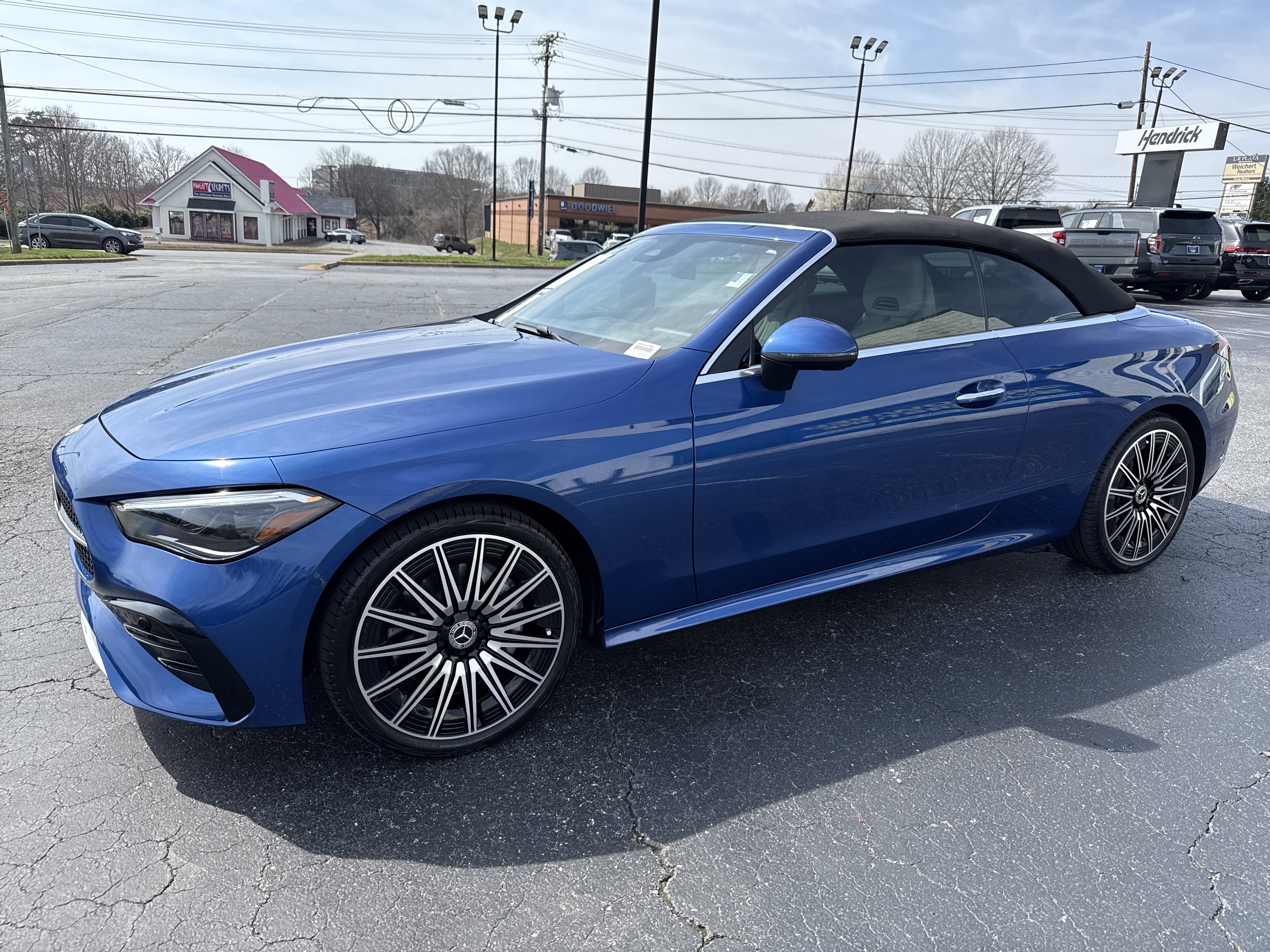 Used 2024 Mercedes-Benz CLE 300 4MATIC Cabriolet image 5