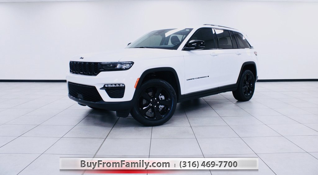 Used 2024 Jeep Grand Cherokee Limited w/ Black Appearance Package