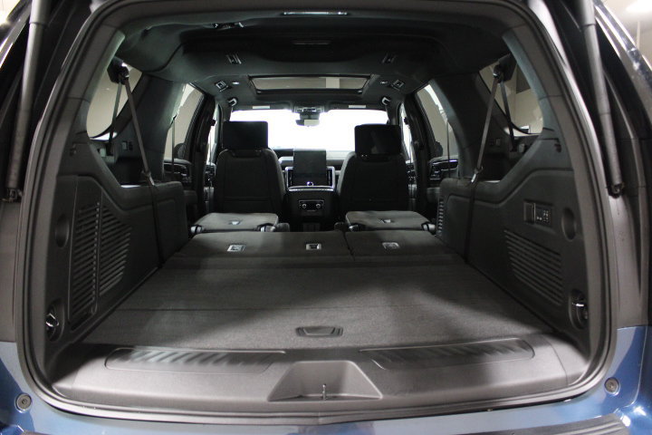 New 2026 GMC Yukon XL Elevation w/ Elevation Premium Package AWD/4WD image 17