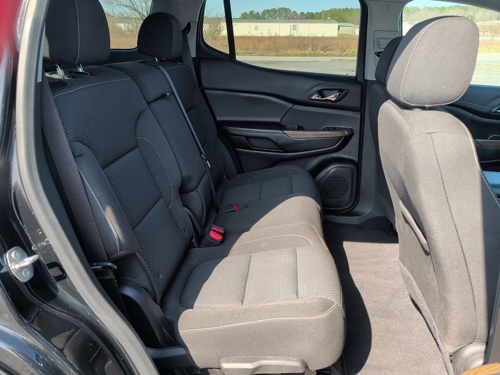Used 2023 GMC Acadia SLE image 42