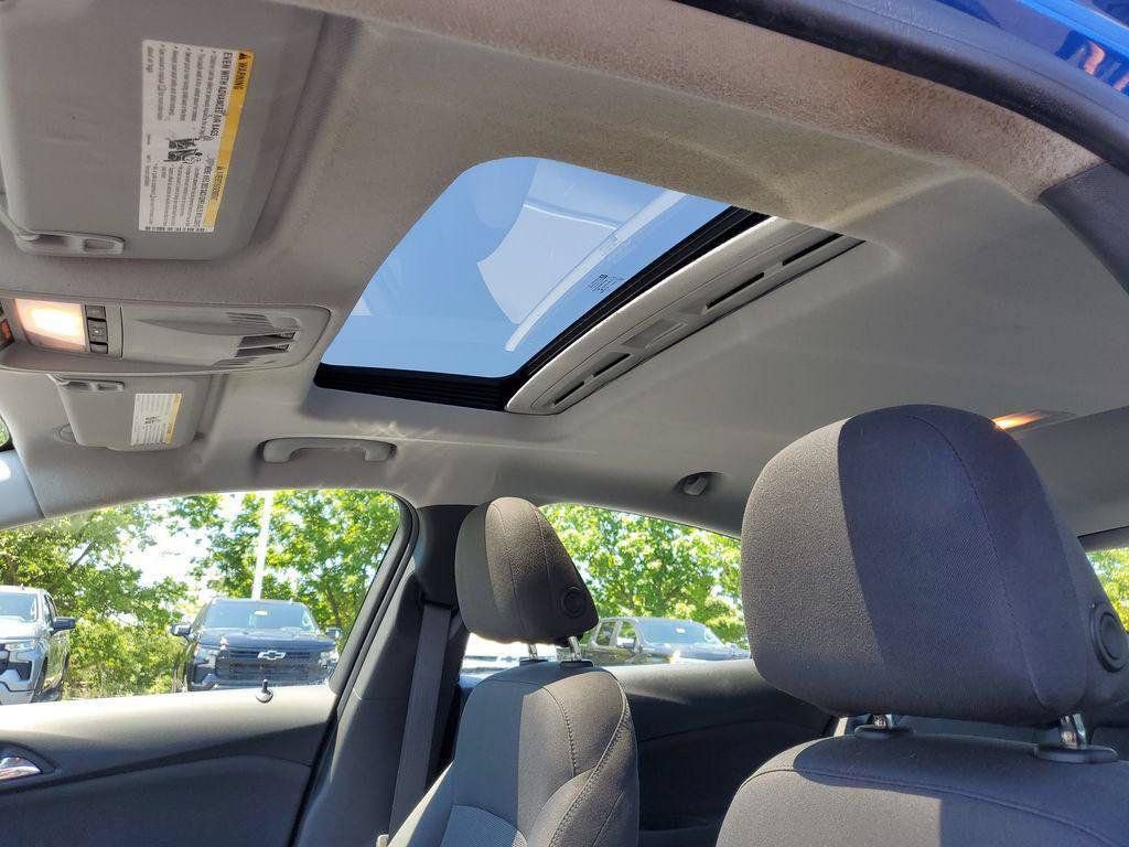 Used 2019 Chevrolet Cruze LT w/ Sun And Sound Package FWD image 7
