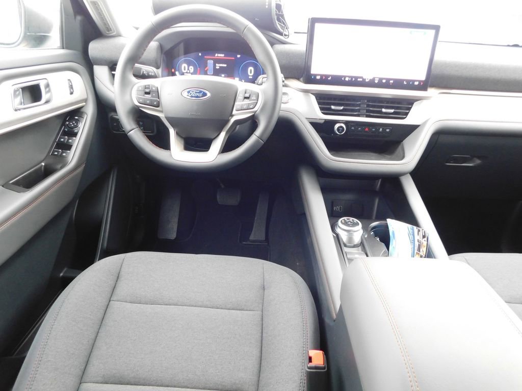 New 2026 Ford Explorer Active AWD/4WD image 17