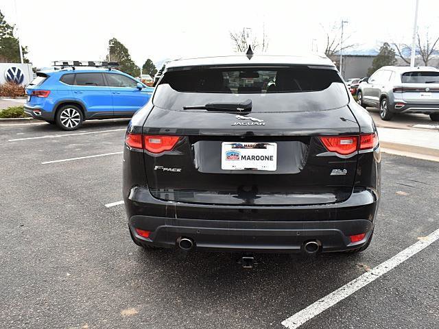 Used 2017 Jaguar F-PACE R-Sport image 5