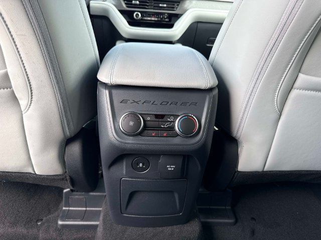 New 2027 Ford Explorer Platinum w/ 3.0L Ultimate Package RWD image 17