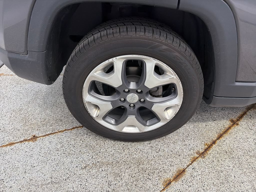 Used 2018 Jeep Compass Limited w/ Navigation Group AWD/4WD image 8